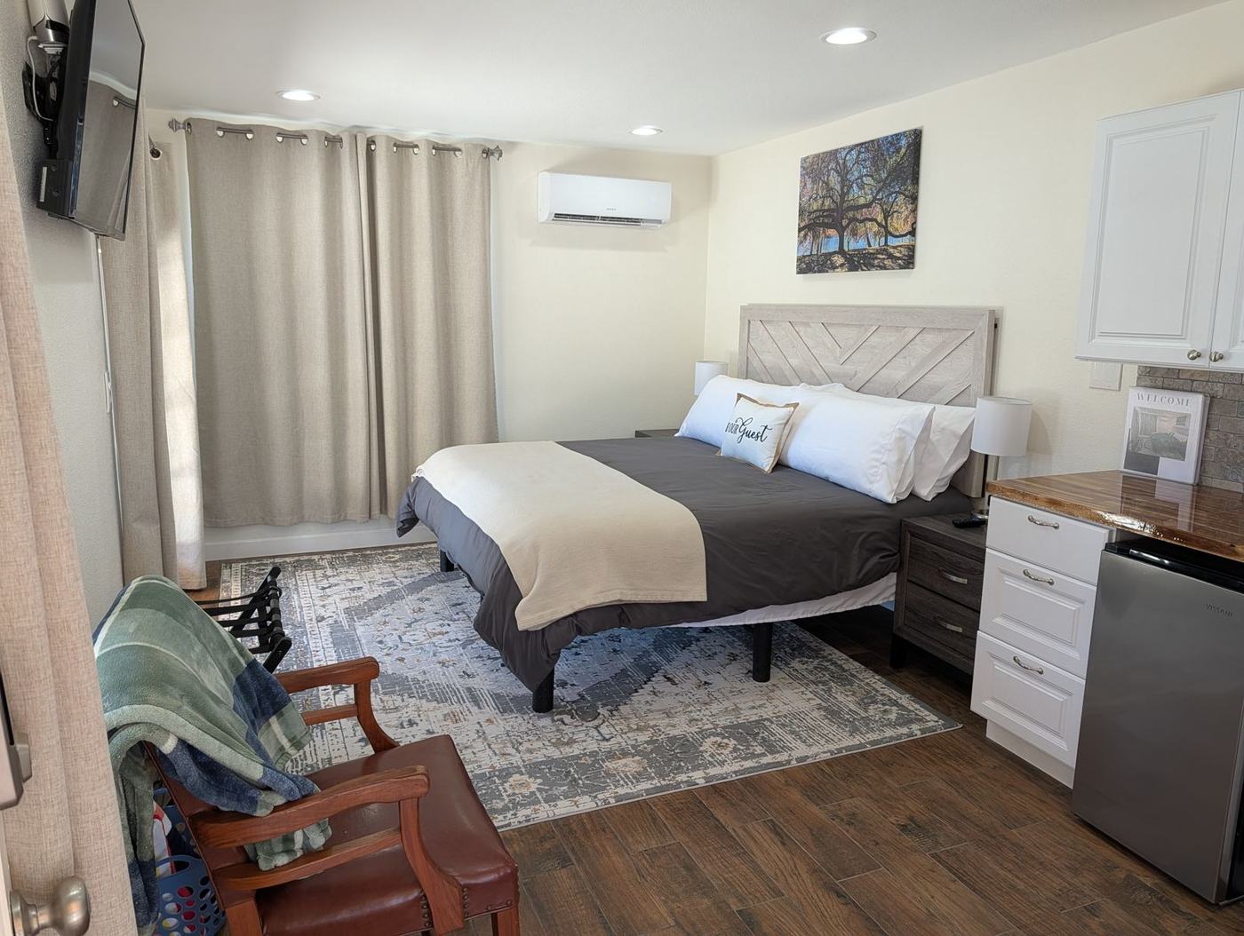 Guest Kitchenette bedroom with king bed and kitchenette